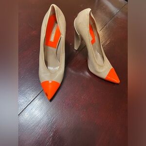 Michael Kors Tan and Neon Orange Pointed-Toe Heels – Size EU 40 (US 9)